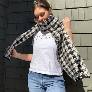 COPY - Ann Taylor Heavyweight Houndstooth Scarf